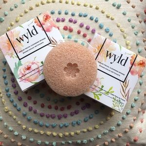 2 Konjac Facial Cleansing Sponge Wyld